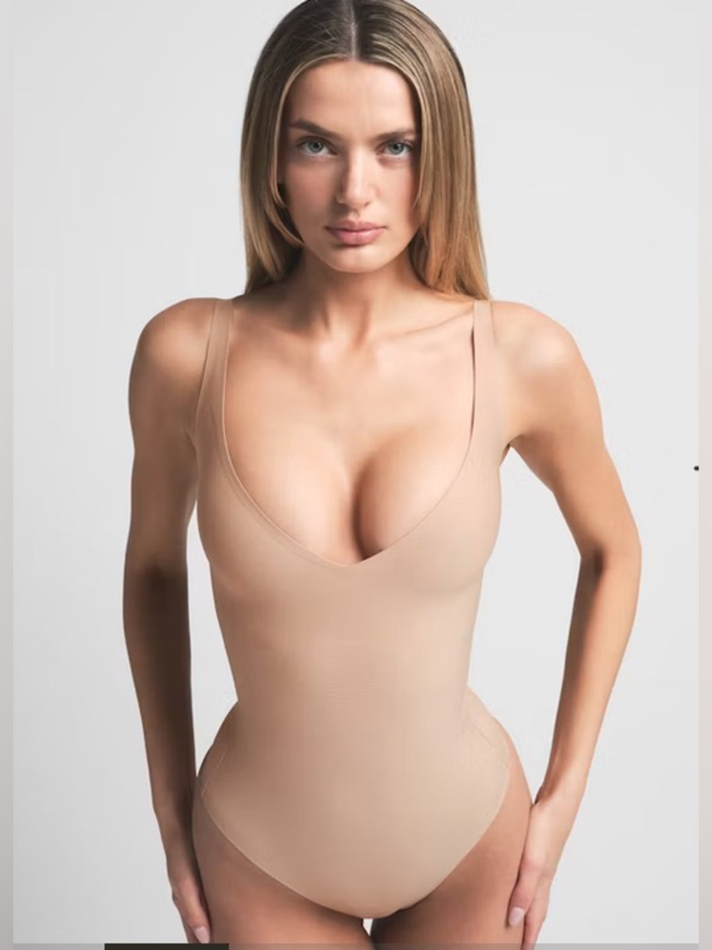 SKIMS Core Sculpt Plunge Thong Bodysuit •CLAY•MEDIUM •BNWT• MSRP $98.00